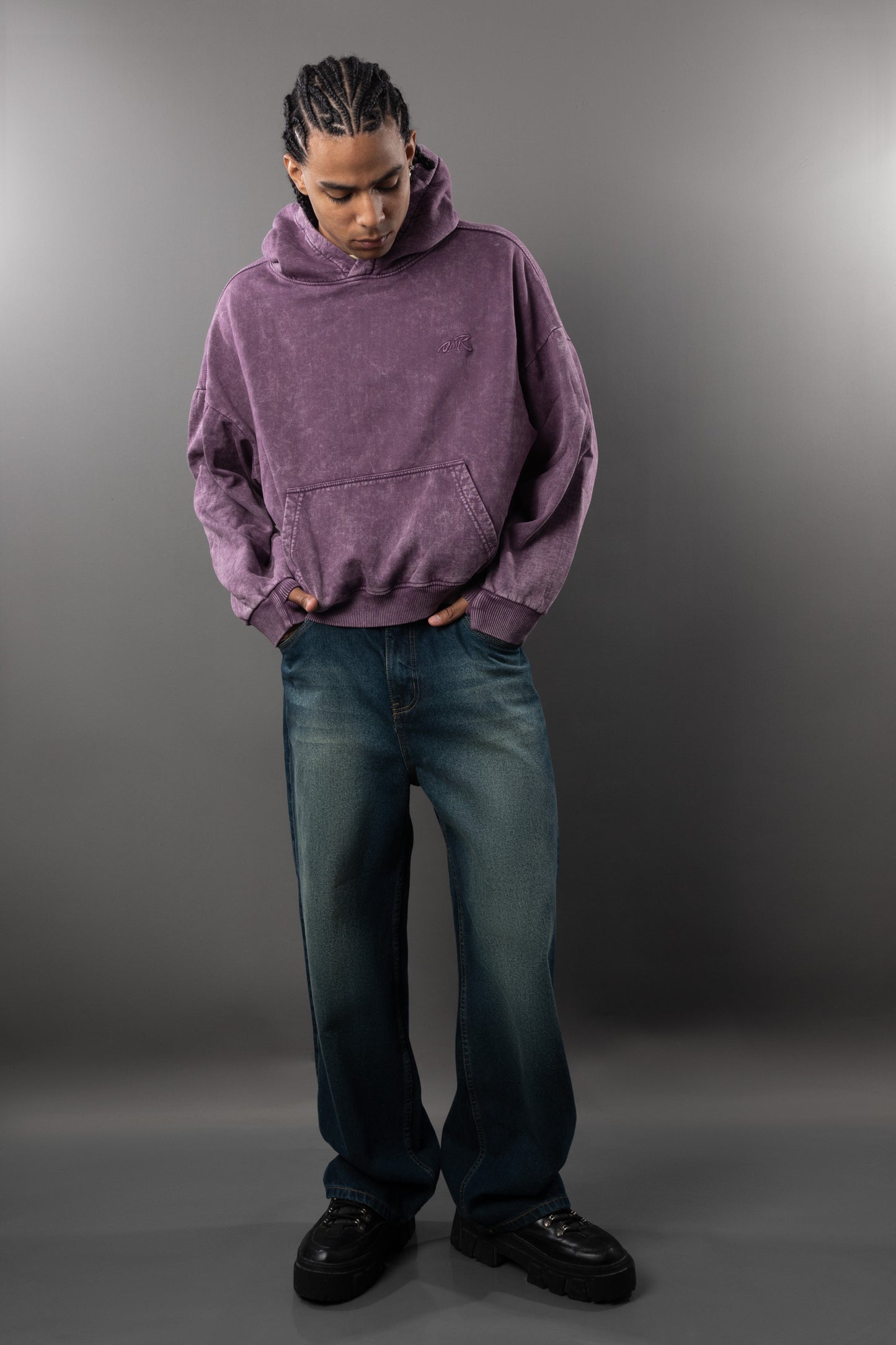 POLERA CON CAPUCHA TORNIQUET