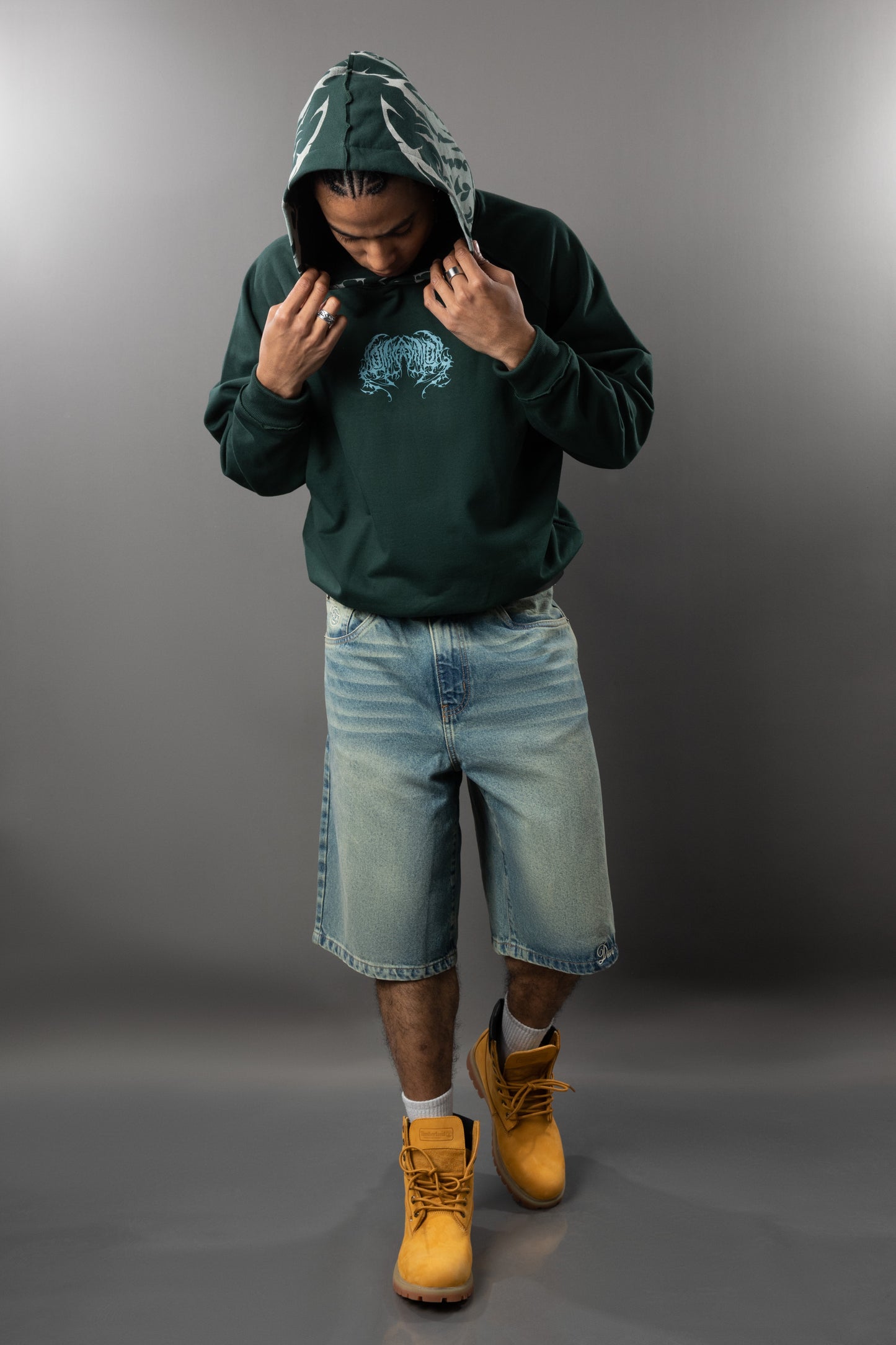 POLERA CON CAPUCHA LOCOTE