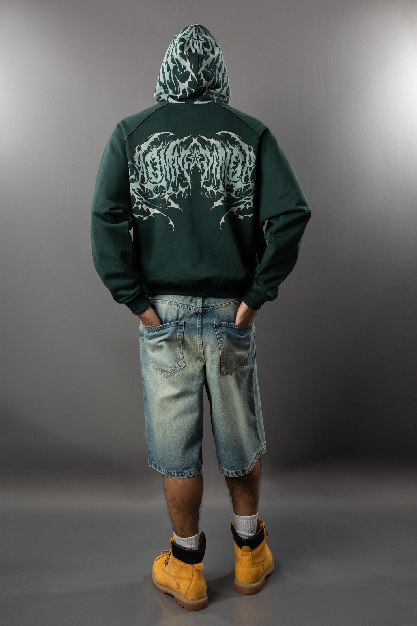 POLERA CON CAPUCHA LOCOTE