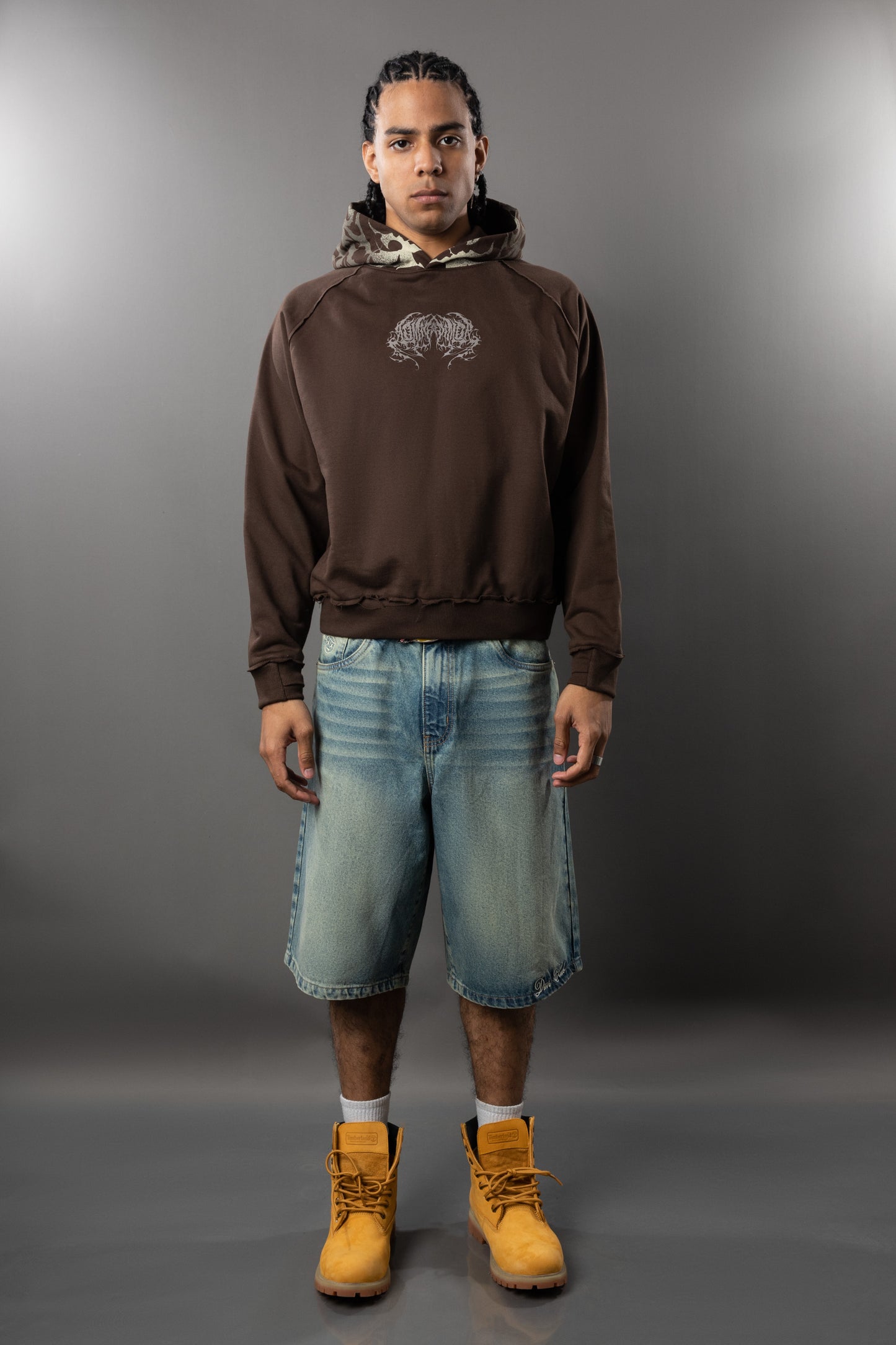 POLERA CON CAPUCHA LOCOTE