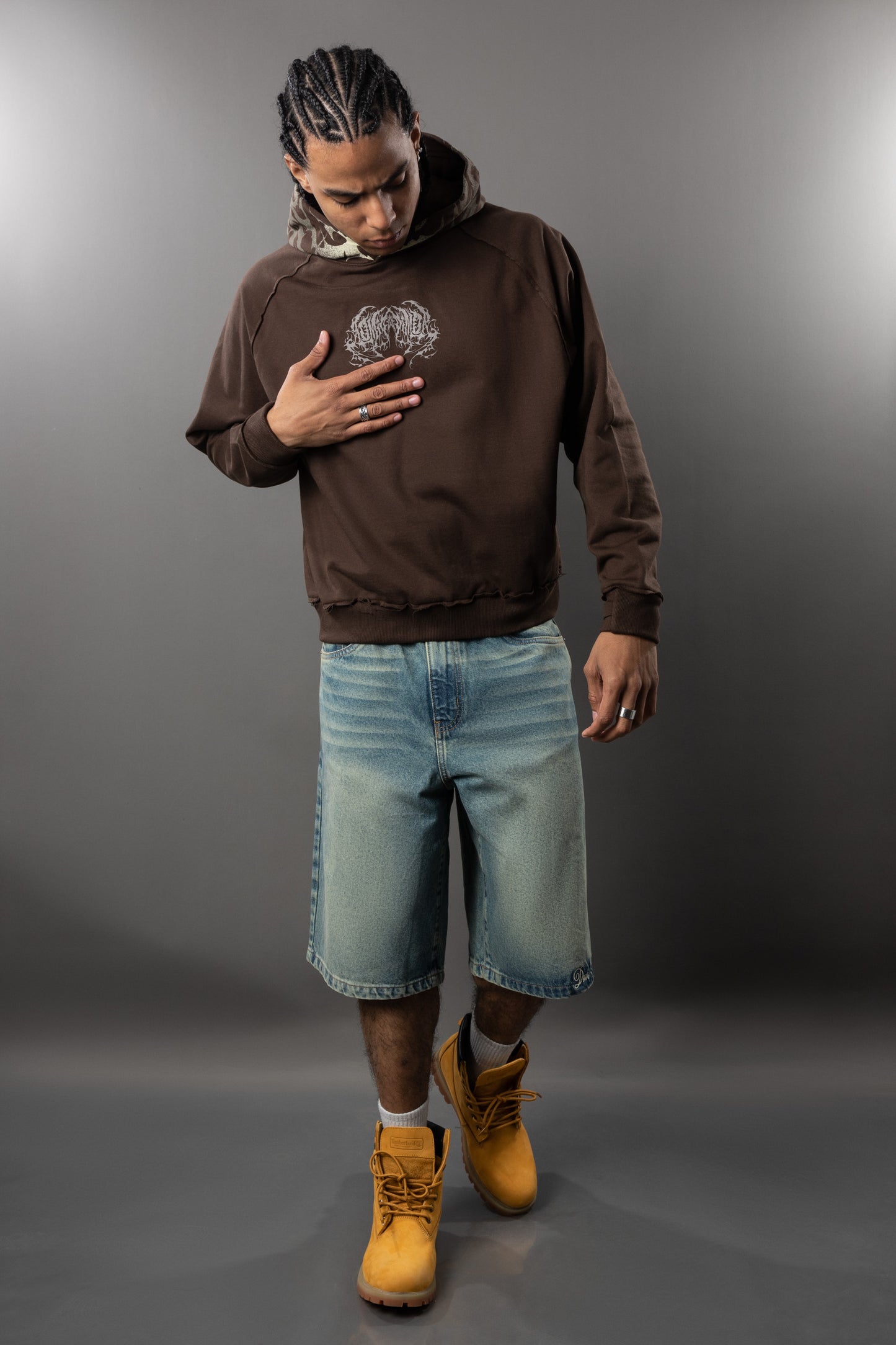POLERA CON CAPUCHA LOCOTE