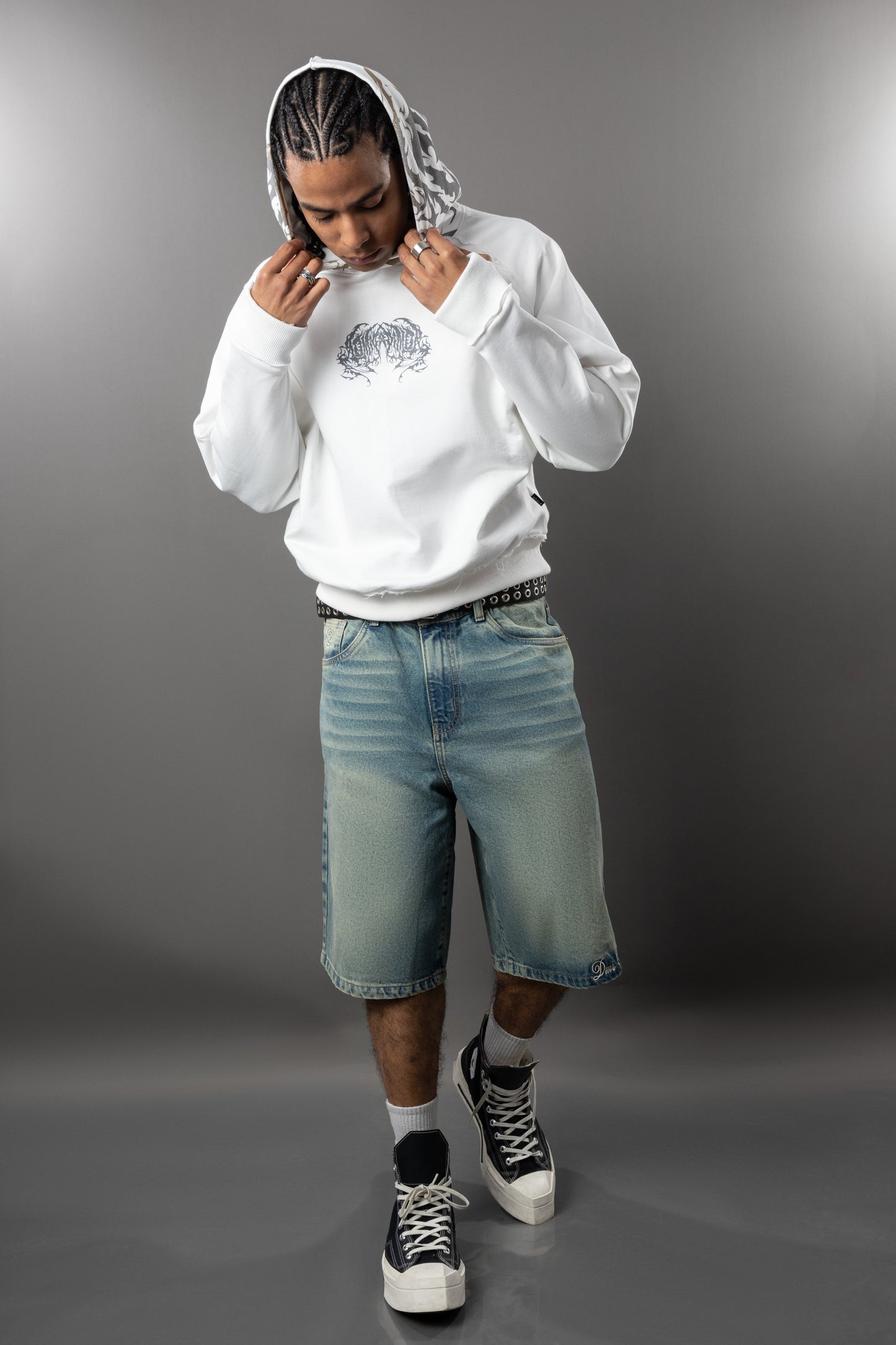 POLERA CON CAPUCHA LOCOTE