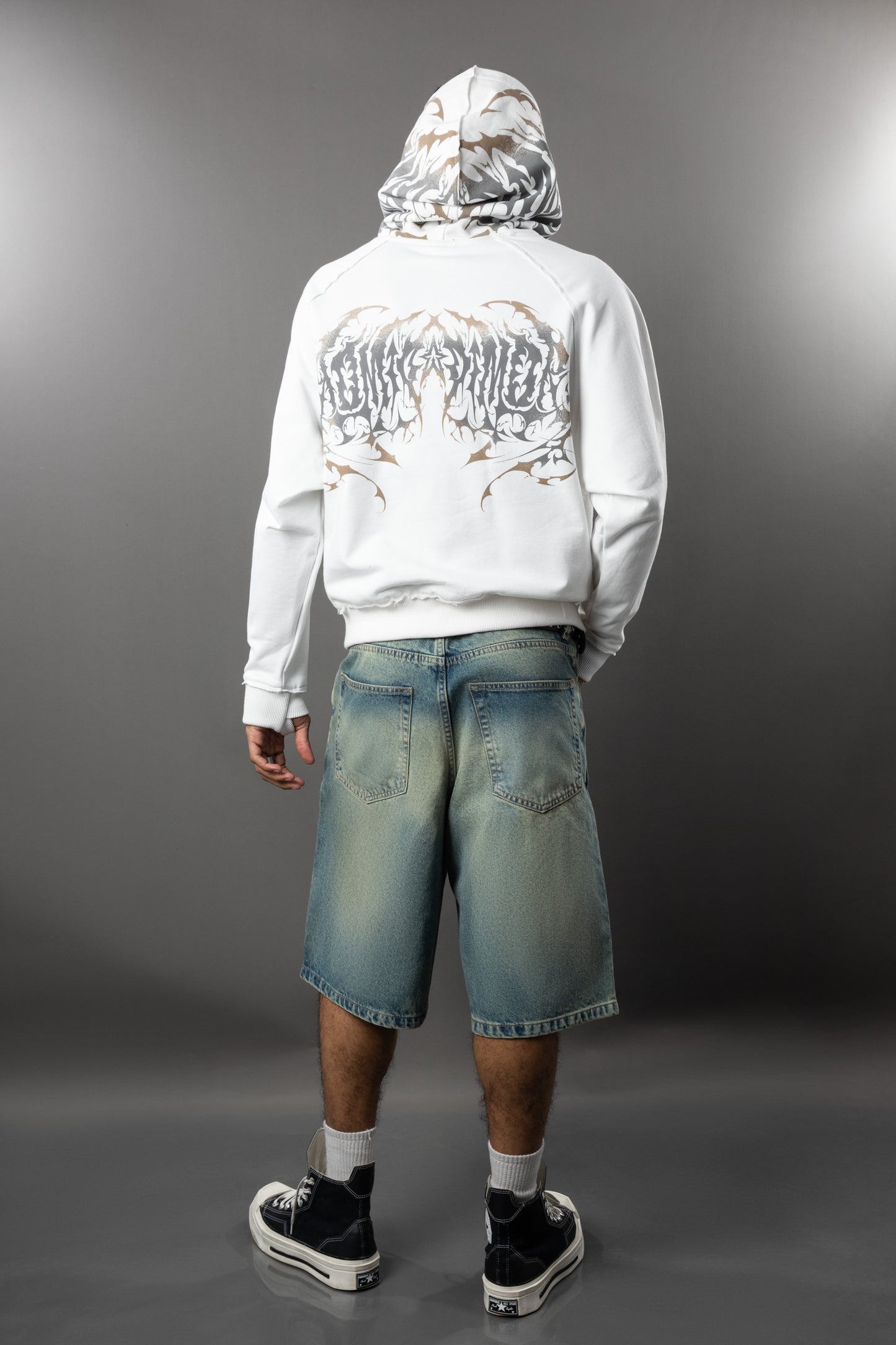 POLERA CON CAPUCHA LOCOTE