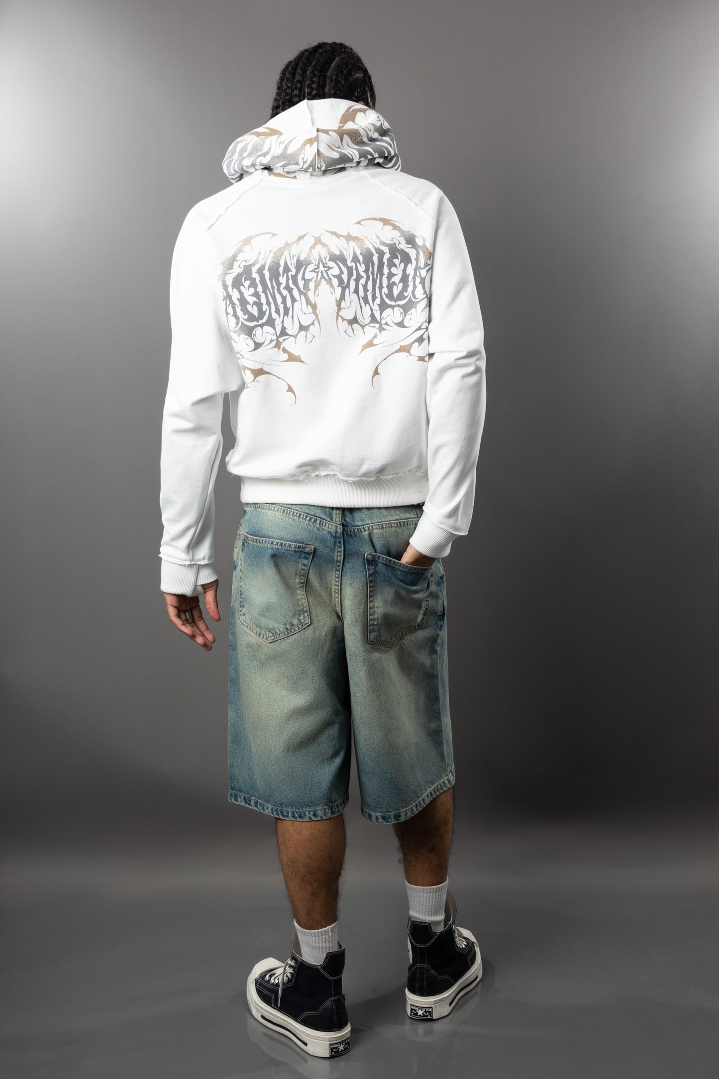 POLERA CON CAPUCHA LOCOTE