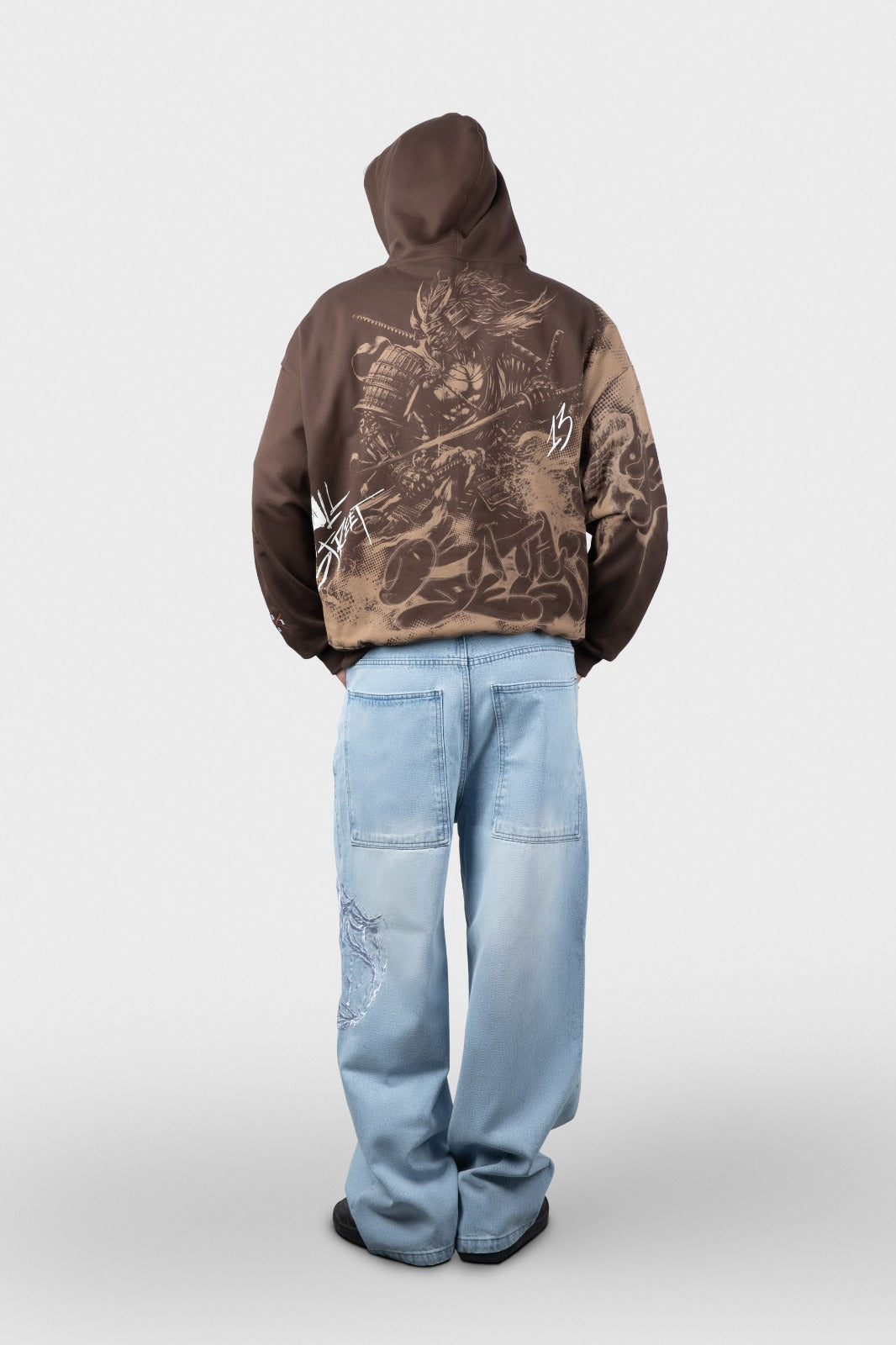 POLERA CON CAPUCHA LEE